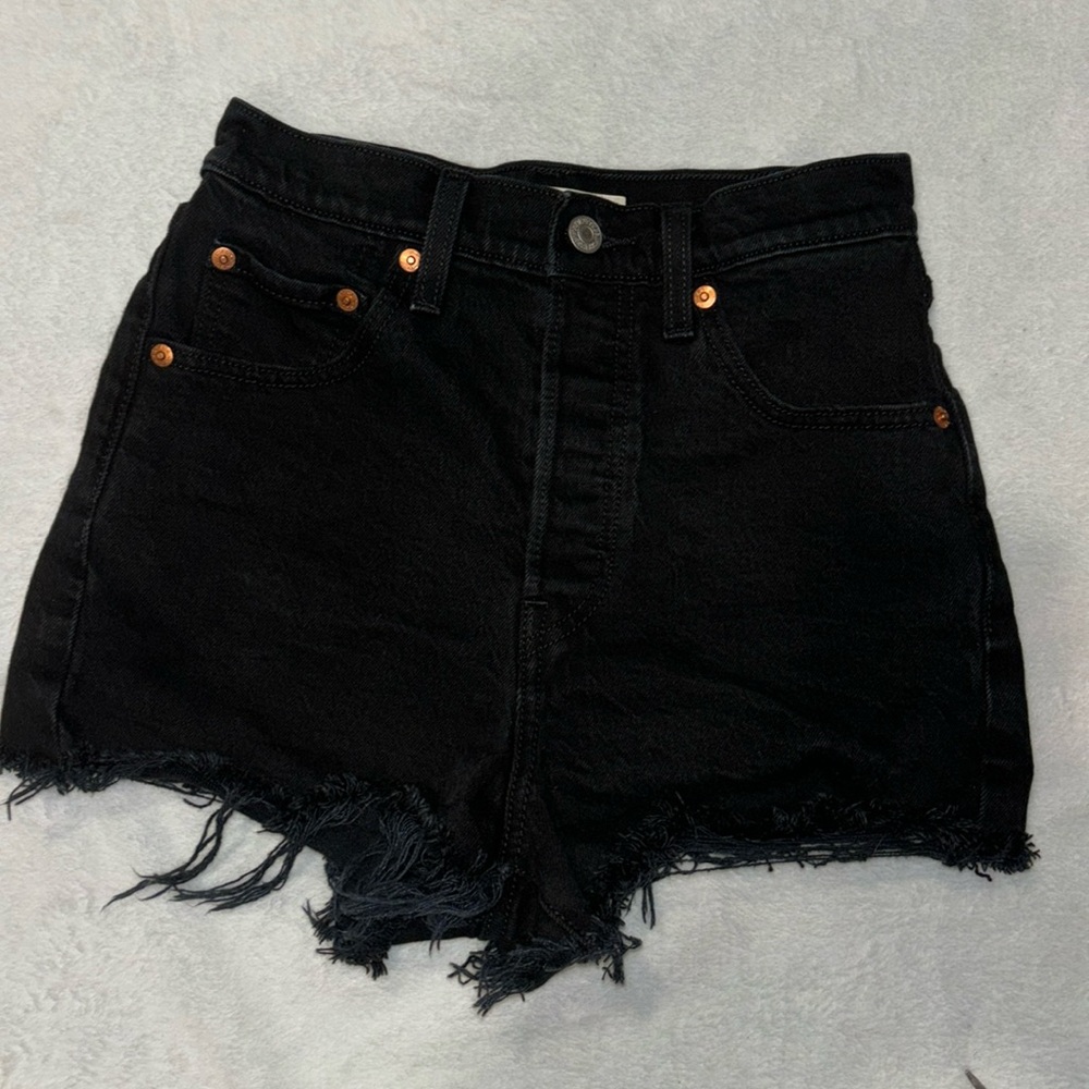 Levi’s Black Distressed Ribcage Shorts 25”